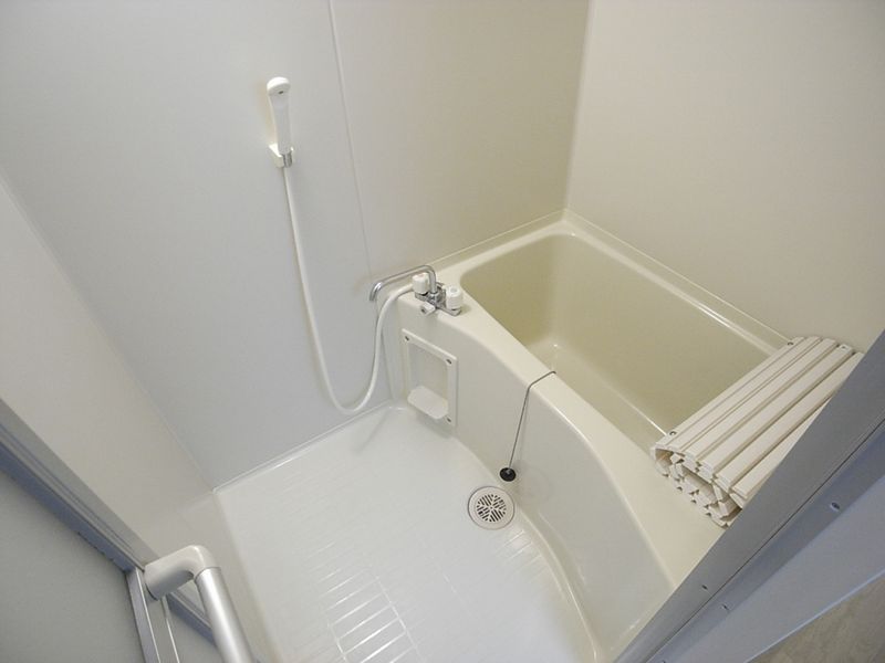 公共汽车(D型)是舒适地放进去的面积的浴室。※没有浴缸盖