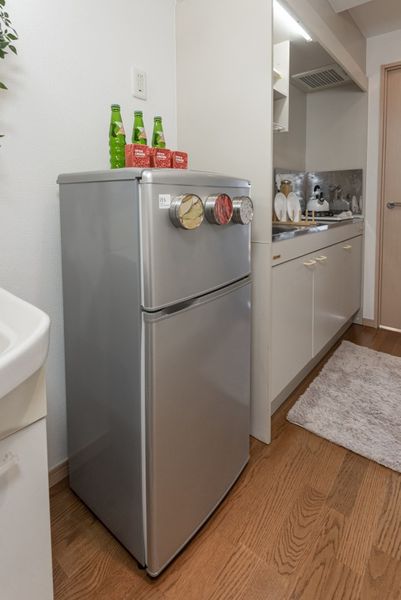 冷蔵庫　上段が冷凍、下段が冷蔵のタイプです。※機種はお部屋によって異なります。