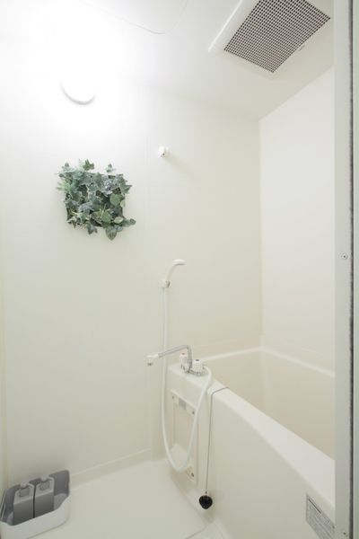 浴室(I型)　※是样板房的照片。没有家具家电以外的小东西。
