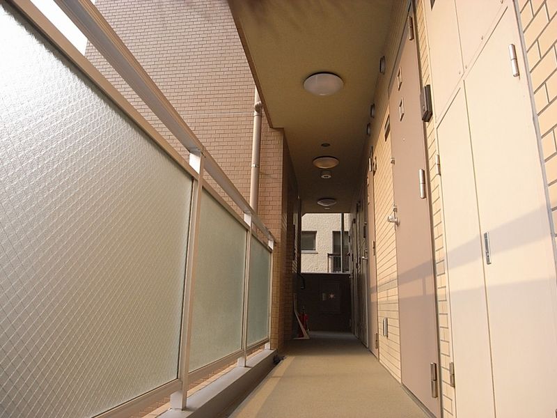 共用走廊是各各层4个房间。