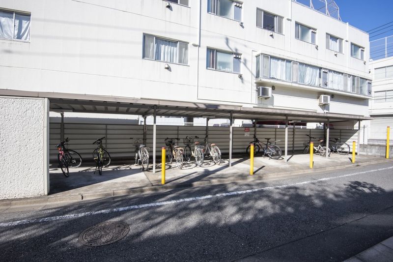 在自行车车库入住者专用以及免费可以使用。