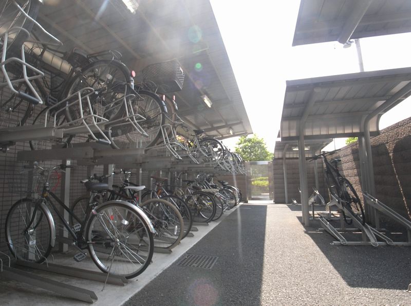 从属于自行车车库屋顶。用入住者专用免费可以使用。