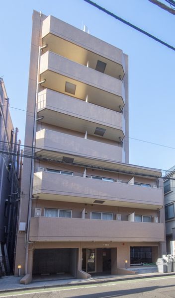 在外观学生的市镇、早稻田中，是在成熟稳重的环境建造的学生公寓。