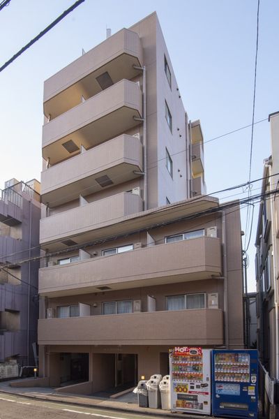 在外观学生的市镇、早稻田中，是在成熟稳重的环境建造的学生公寓。