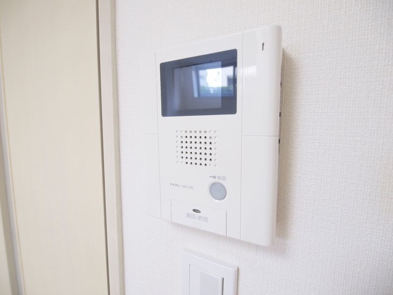 访问者也用有有监视器的门禁对讲机安心的监视器的内部对讲机一目了然。