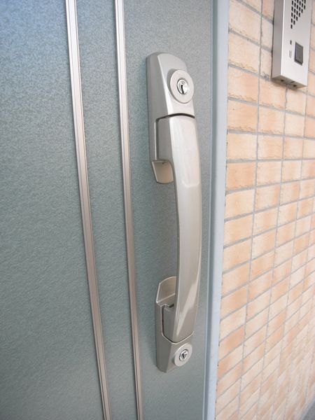 双锁头(A，B型)门口门是有2把钥匙的双锁头。