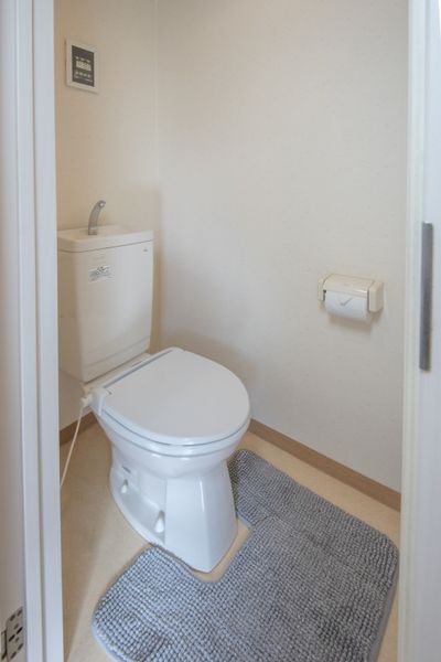 居室(103，203号房间)厕所