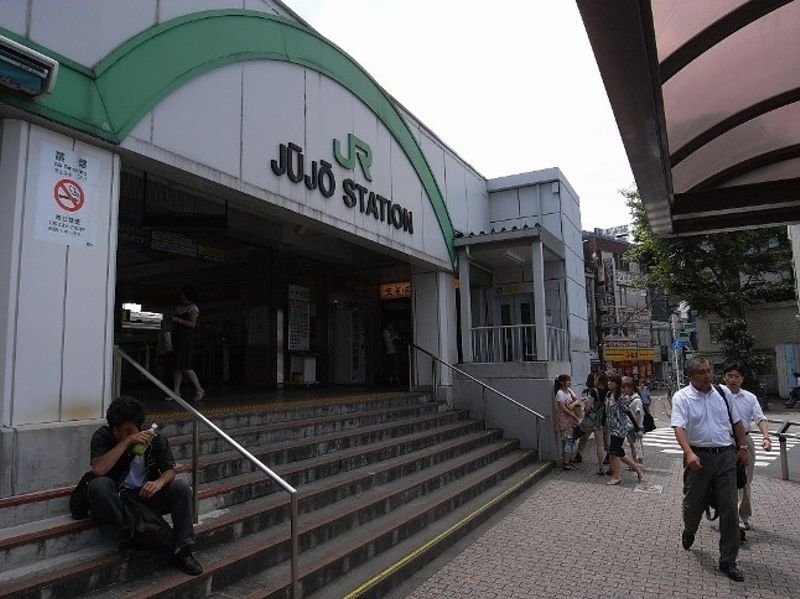 一个隔壁的十条站是帝京大学的最近车站。