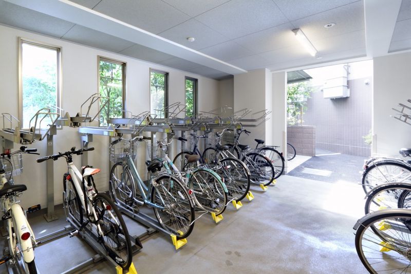 在自行车车库入住者专用的自行车堆放处，一个人1次免费可以停放非机动车。