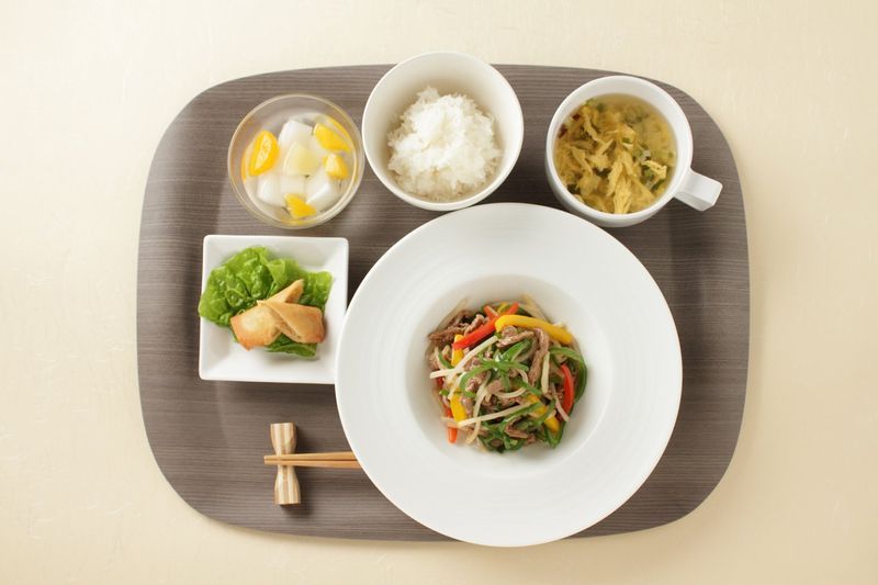 晚饭菜单例：青椒牛肉絲定食